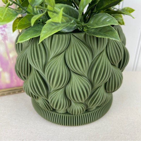 Bold Textured Planter, Ripple Planter Pot, Indoor Flower Pot, Modern Succulents - Picture 4 of 9